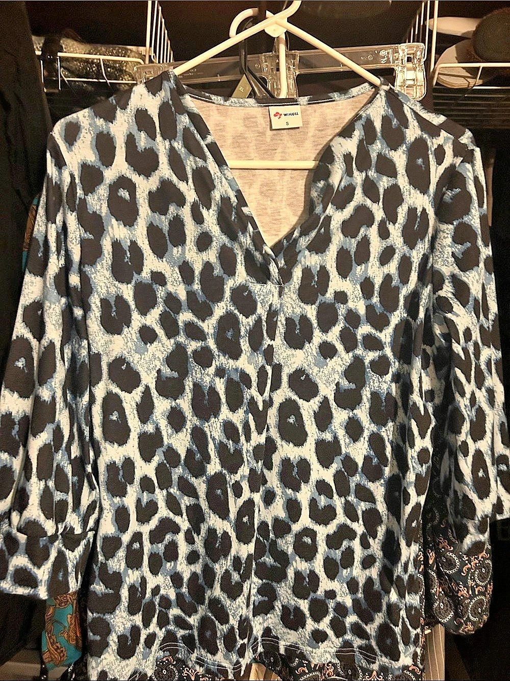 Wiholl Animal Print V-Neck Blouse in Blue & Black Size Small Like5